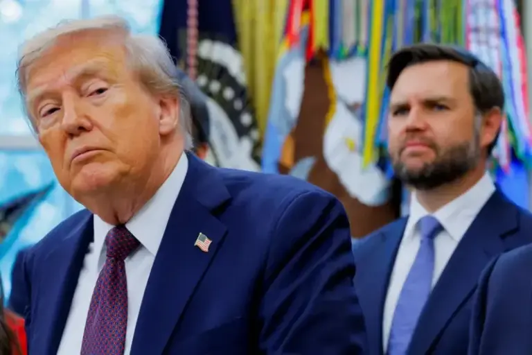 Trump diz que EUA atiraram contra embarcação da Venezuela carregada com drogas; Rubio fala em ‘ataque letal’