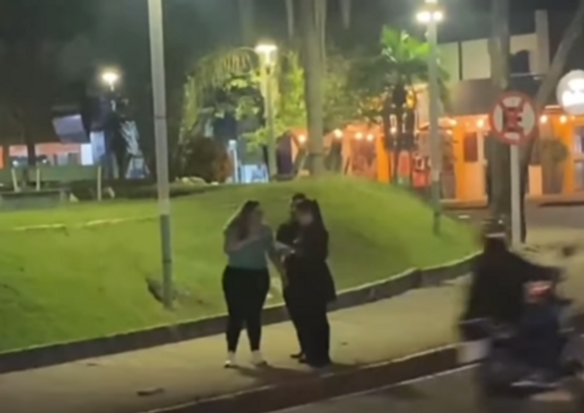 Vídeo: mulher não paga conta em bar de Sinop e discute com seguranças