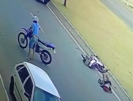 Motociclista empina moto, bate em outra e causa acidente na Avenida André Maggi em Sinop