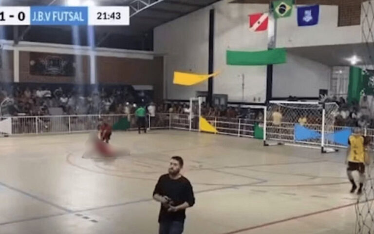 Vídeo: Goleiro morre após defender pênalti em partida de futsal, no Pará
