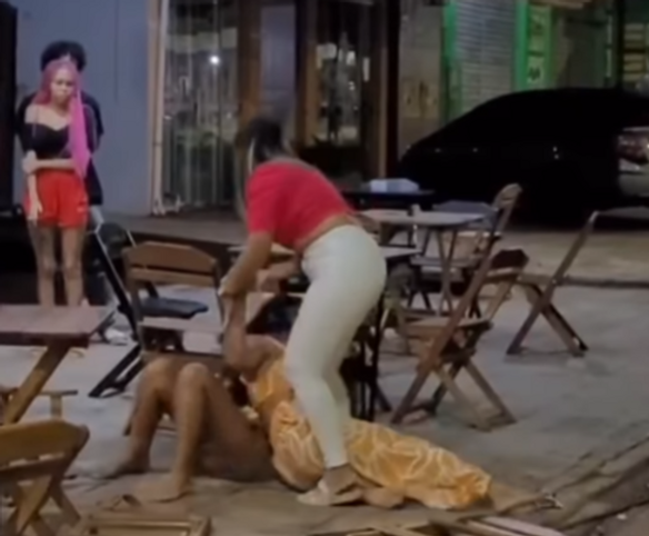 Vídeo mostra briga entre mulheres em bar na cidade de Peixoto de Azevedo MT