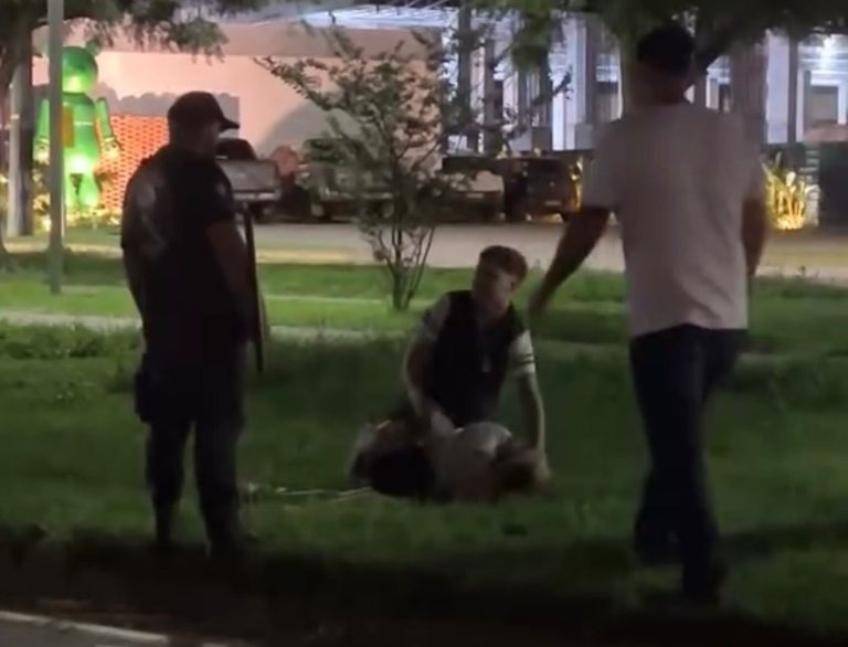 Homens brigam em Sinop com direito a chineladas na cara.