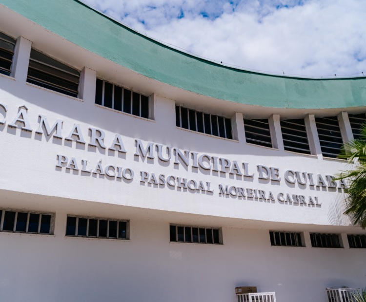 Câmara de Cuiabá dá primeiro passo para novo concurso e cria 111 cargos efetivos para TI, jornalista e técnicos