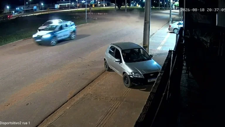 Perseguição termina em troca de tiros com a PM e suspeitos fogem para mata em MT; veja vídeo